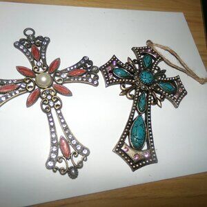 1 wood & 1 metal. crosses.